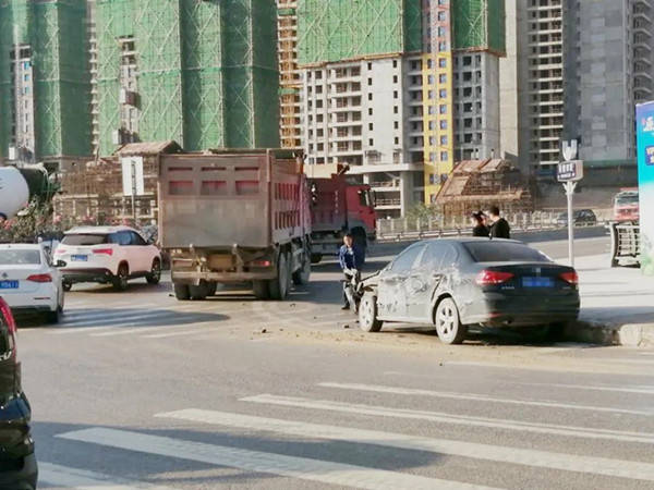 南川西路街道交通最新动态报道